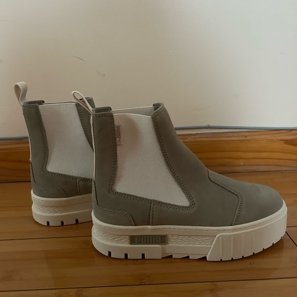 Puma Women's Grey and White Ankle Boots - Picture 1 of 5